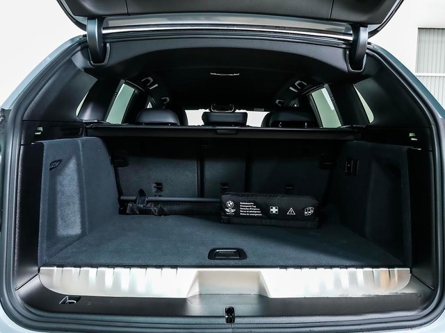 BMW X3 xDrive30e color Gris. Año 2023. 215KW(292CV). Híbrido Electro/Gasolina. En concesionario Oliva Motor Girona de Girona