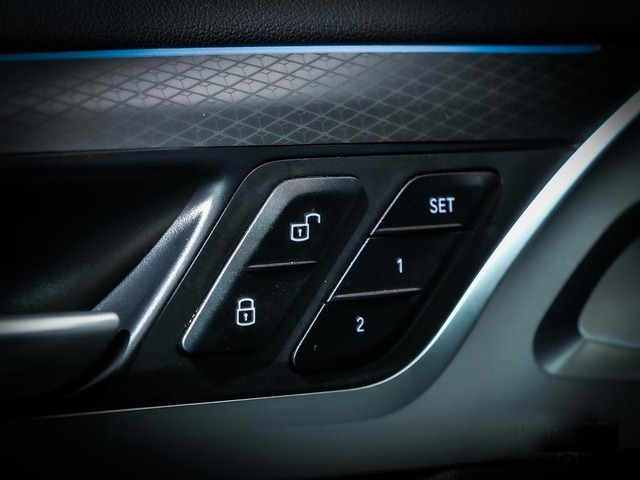 BMW X3 xDrive30e color Gris. Año 2023. 215KW(292CV). Híbrido Electro/Gasolina. En concesionario Oliva Motor Girona de Girona