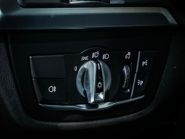 BMW X3 xDrive30e color Gris. Año 2023. 215KW(292CV). Híbrido Electro/Gasolina. En concesionario Oliva Motor Girona de Girona