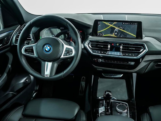 BMW X3 xDrive30e color Gris. Año 2023. 215KW(292CV). Híbrido Electro/Gasolina. En concesionario Oliva Motor Girona de Girona