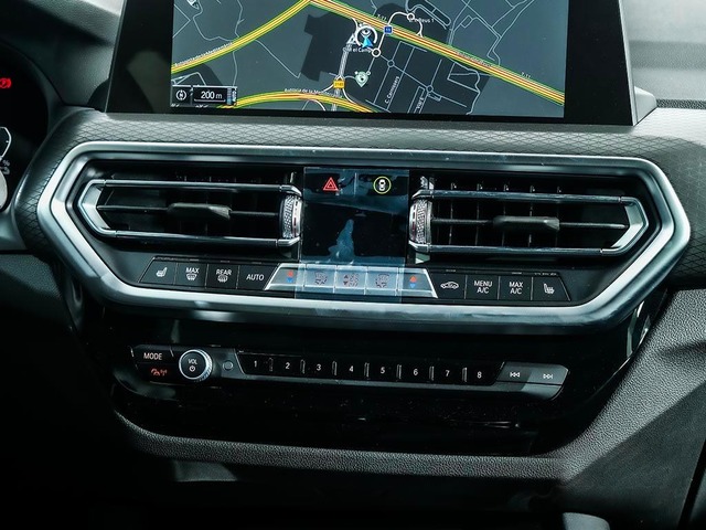 BMW X3 xDrive30e color Gris. Año 2023. 215KW(292CV). Híbrido Electro/Gasolina. En concesionario Oliva Motor Girona de Girona