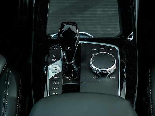 BMW X3 xDrive30e color Gris. Año 2023. 215KW(292CV). Híbrido Electro/Gasolina. En concesionario Oliva Motor Girona de Girona