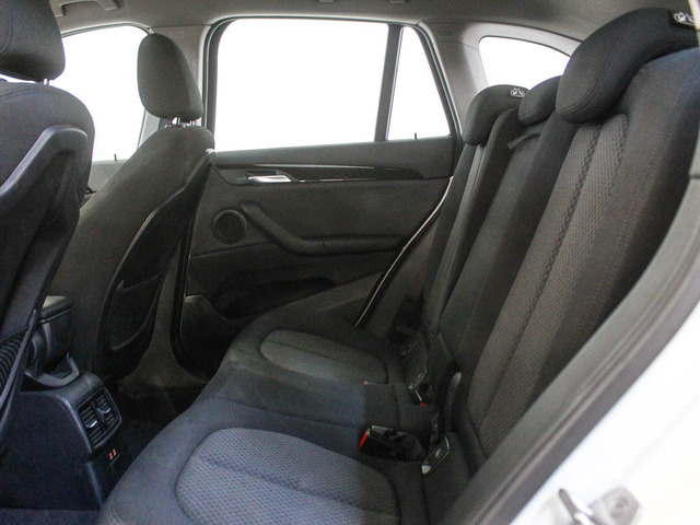 BMW X1 sDrive18i color Blanco. Año 2020. 103KW(140CV). Gasolina. En concesionario Barcelona Premium -- GRAN VIA de Barcelona