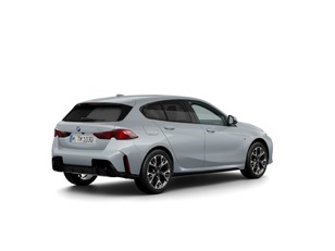 Fotos de BMW Serie 1 120d color Gris. Año 2025. 120KW(163CV). Diésel. En concesionario ALBAMOCION CIUDAD REAL  de Ciudad Real