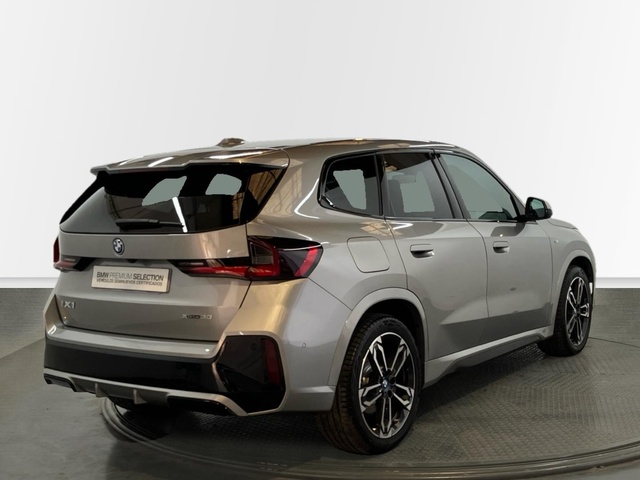 BMW iX1 xDrive30 color Gris Plata. Año 2025. 230KW(313CV). Eléctrico. En concesionario Proa Premium Palma de Illes Balears