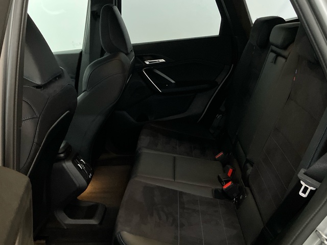 BMW iX1 xDrive30 color Gris Plata. Año 2025. 230KW(313CV). Eléctrico. En concesionario Proa Premium Palma de Illes Balears