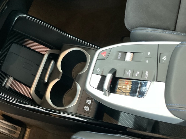 BMW iX1 xDrive30 color Gris Plata. Año 2025. 230KW(313CV). Eléctrico. En concesionario Proa Premium Palma de Illes Balears