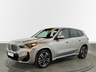 Fotos de BMW iX1 xDrive30 color Gris Plata. Año 2025. 230KW(313CV). Eléctrico. En concesionario Proa Premium Palma de Illes Balears