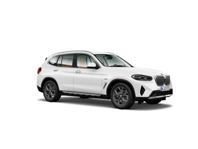 BMW X3 xDrive30e color Blanco. Año 2022. 215KW(292CV). Híbrido Electro/Gasolina. En concesionario Movilnorte El Plantio de Madrid