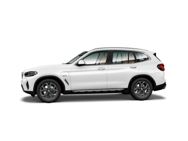 BMW X3 xDrive30e color Blanco. Año 2022. 215KW(292CV). Híbrido Electro/Gasolina. En concesionario Movilnorte El Plantio de Madrid