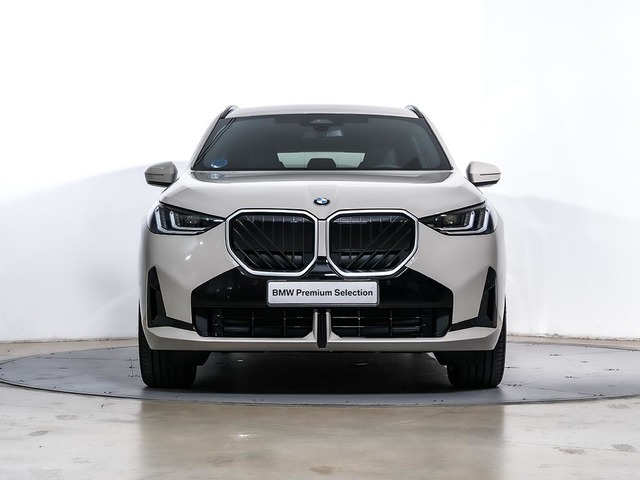 BMW X3 xDrive30e color Gris. Año 2025. 220KW(299CV). Híbrido Electro/Gasolina. En concesionario Oliva Motor Tarragona de Tarragona