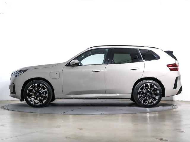 BMW X3 xDrive30e color Gris. Año 2025. 220KW(299CV). Híbrido Electro/Gasolina. En concesionario Oliva Motor Tarragona de Tarragona