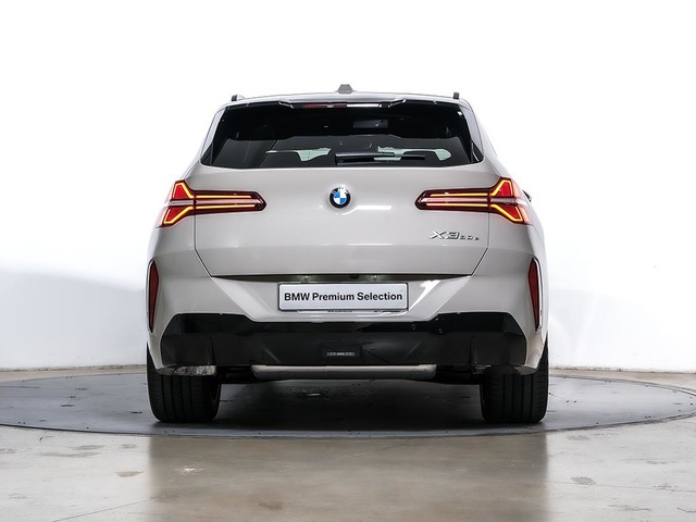 BMW X3 xDrive30e color Gris. Año 2025. 220KW(299CV). Híbrido Electro/Gasolina. En concesionario Oliva Motor Tarragona de Tarragona