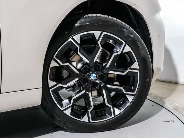 BMW X3 xDrive30e color Gris. Año 2025. 220KW(299CV). Híbrido Electro/Gasolina. En concesionario Oliva Motor Tarragona de Tarragona