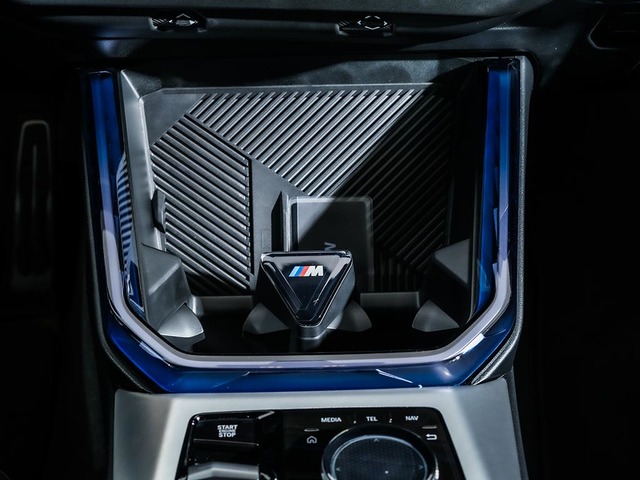 BMW X3 xDrive30e color Gris. Año 2025. 220KW(299CV). Híbrido Electro/Gasolina. En concesionario Oliva Motor Tarragona de Tarragona