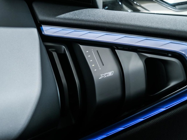 BMW X3 xDrive30e color Gris. Año 2025. 220KW(299CV). Híbrido Electro/Gasolina. En concesionario Oliva Motor Tarragona de Tarragona