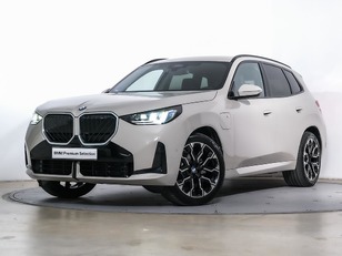 Fotos de BMW X3 xDrive30e color Gris. Año 2025. 220KW(299CV). Híbrido Electro/Gasolina. En concesionario Oliva Motor Tarragona de Tarragona