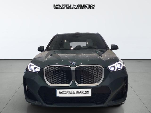 BMW iX1 eDrive20 color Verde. Año 2025. 150KW(204CV). Eléctrico. En concesionario Automotor Premium Velázquez - Málaga de Málaga