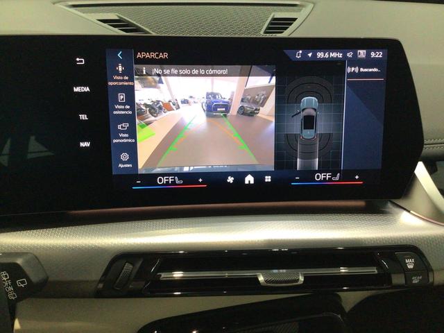 BMW iX1 eDrive20 color Verde. Año 2025. 150KW(204CV). Eléctrico. En concesionario Automotor Premium Velázquez - Málaga de Málaga