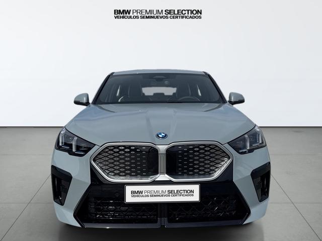fotoG 1 del BMW iX2 eDrive20 150 kW (204 CV) 204cv Eléctrico del 2025 en Málaga