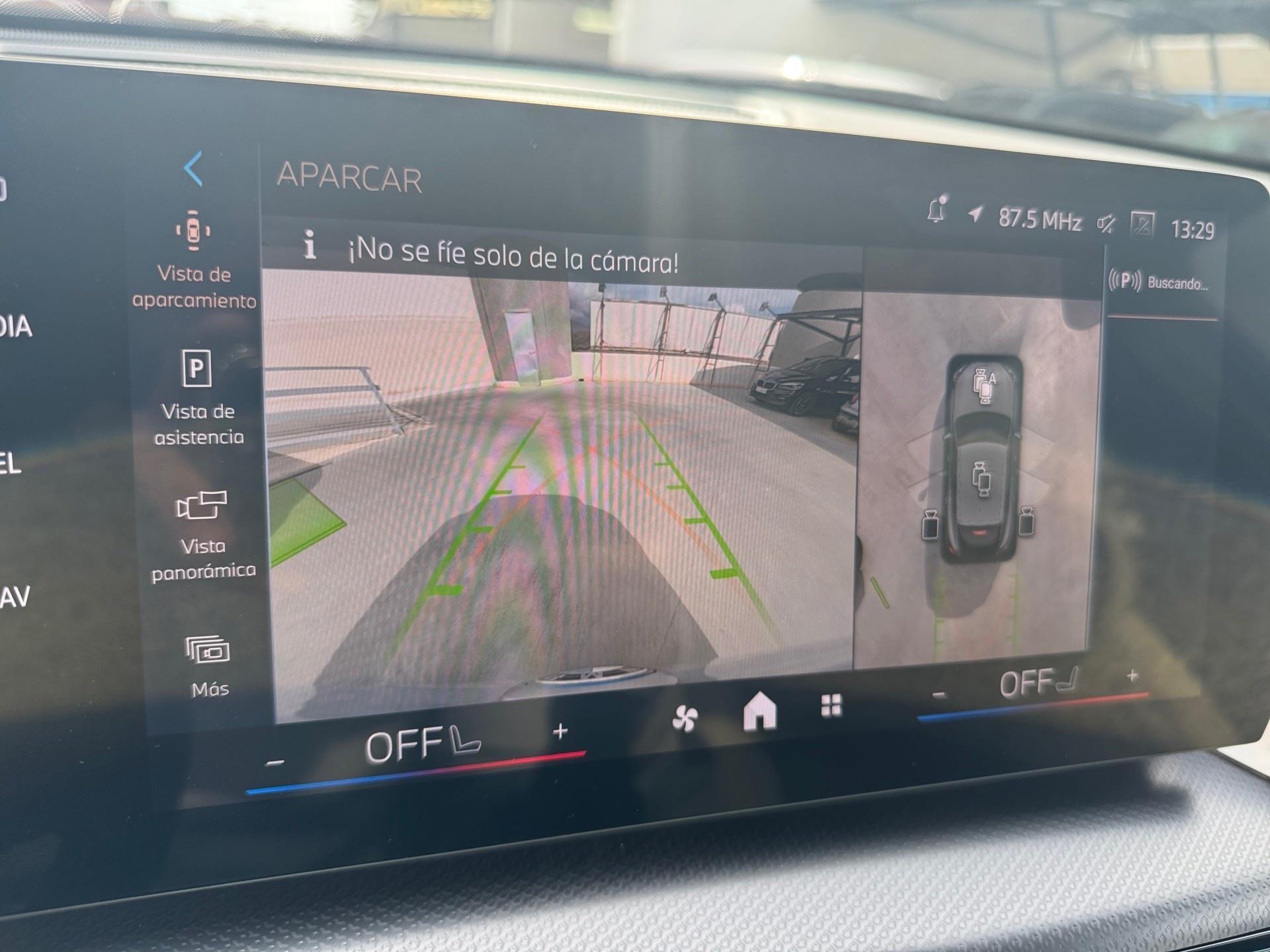 BMW iX2 eDrive20 color Gris. Año 2025. 150KW(204CV). Eléctrico. En concesionario Automotor Premium Marbella - Málaga de Málaga