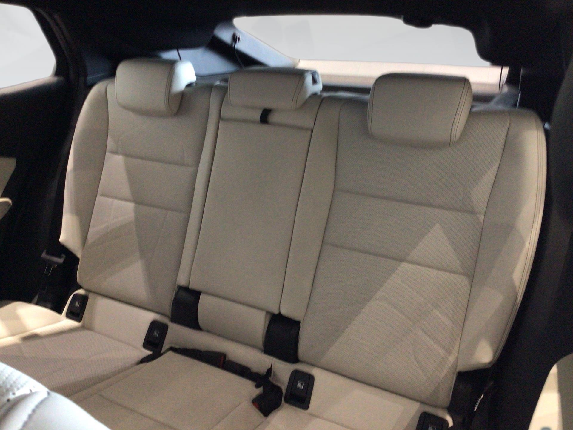 BMW iX2 eDrive20 color Gris. Año 2025. 150KW(204CV). Eléctrico. En concesionario Automotor Premium Velázquez - Málaga de Málaga