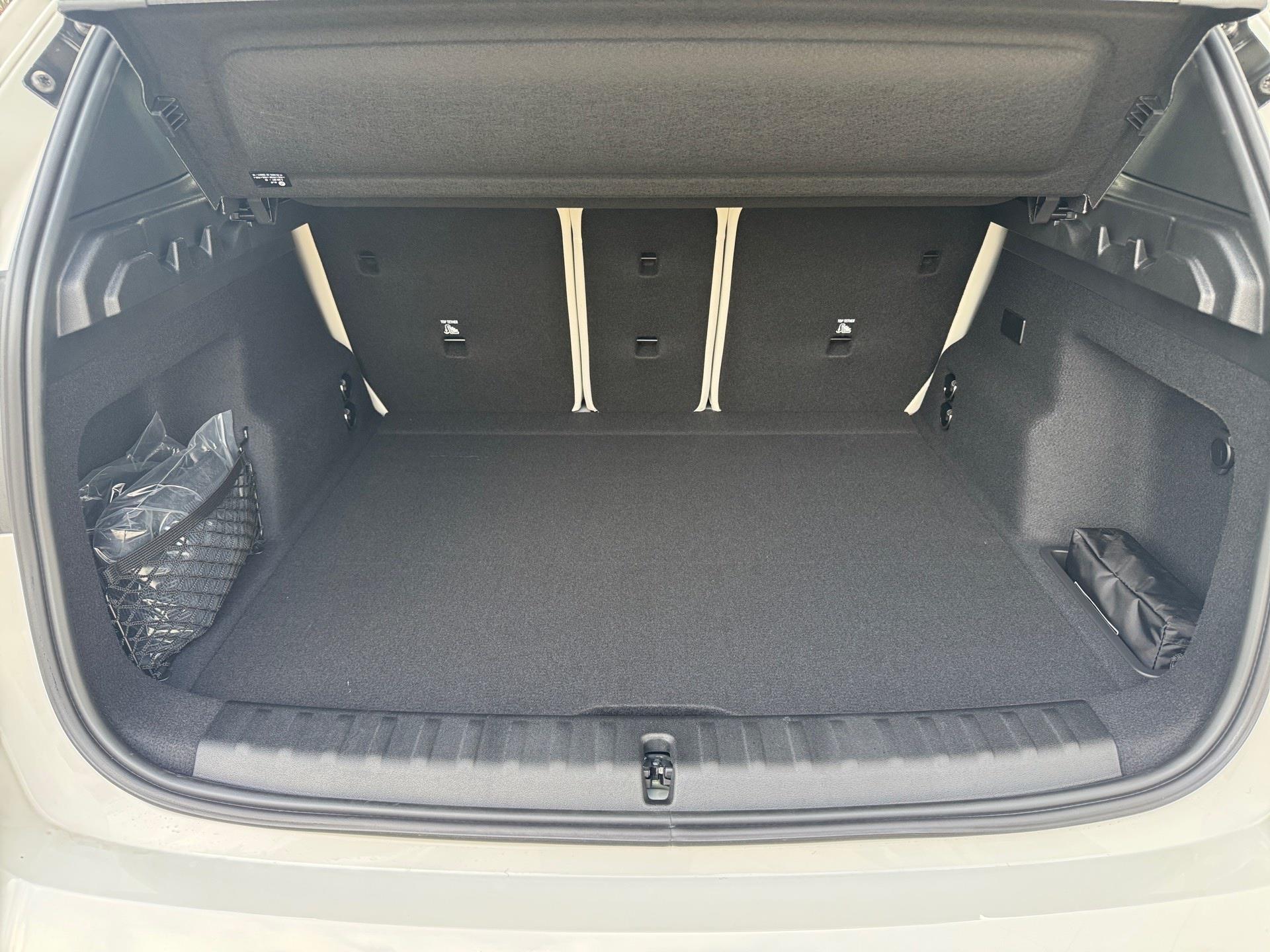 BMW iX1 eDrive20 color Blanco. Año 2025. 150KW(204CV). Eléctrico. En concesionario Automotor Premium Marbella - Málaga de Málaga