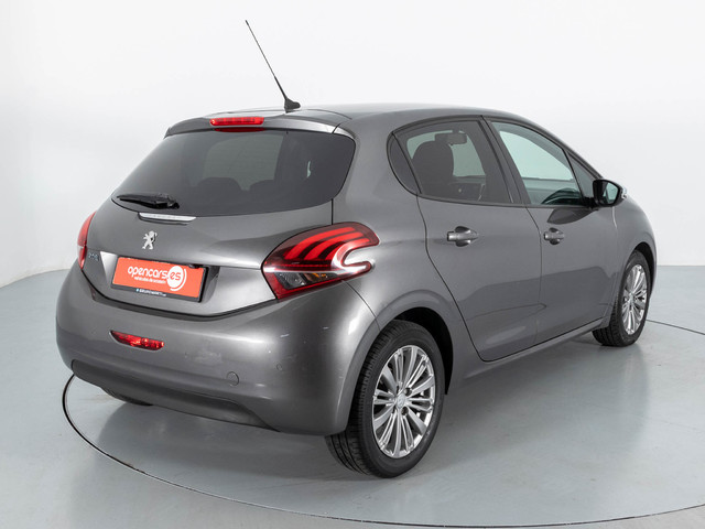 Peugeot 208 PureTech 82