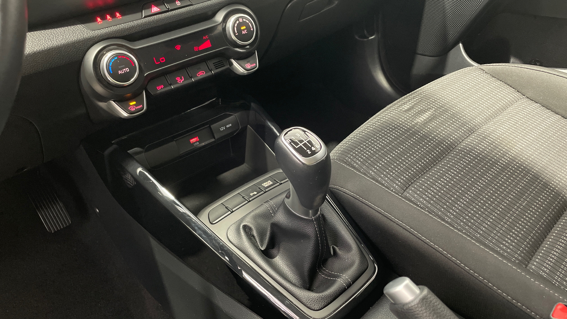 Kia Stonic 1.0 T-GDi MHEV en Barcelona