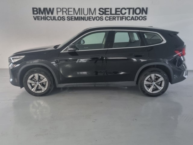 BMW X1 sDrive18d color Negro. Año 2023. 110KW(150CV). Diésel. En concesionario Lurauto - Gipuzkoa de Guipuzcoa