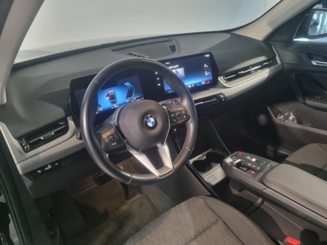 BMW X1 sDrive18d color Negro. Año 2023. 110KW(150CV). Diésel. En concesionario Lurauto - Gipuzkoa de Guipuzcoa