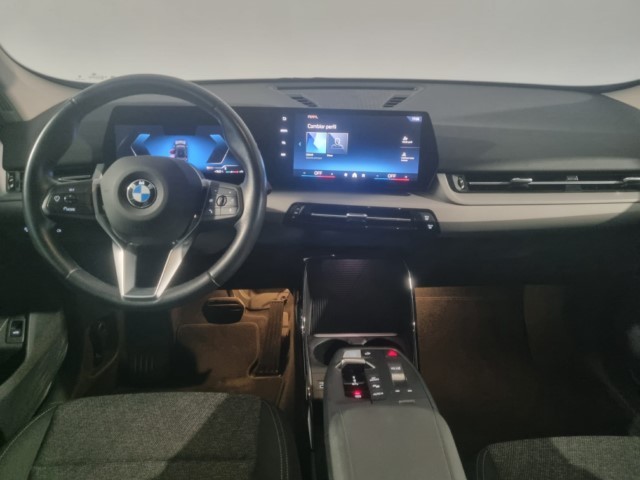 BMW X1 sDrive18d color Negro. Año 2023. 110KW(150CV). Diésel. En concesionario Lurauto - Gipuzkoa de Guipuzcoa