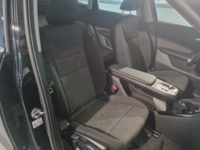 BMW X1 sDrive18d color Negro. Año 2023. 110KW(150CV). Diésel. En concesionario Lurauto - Gipuzkoa de Guipuzcoa