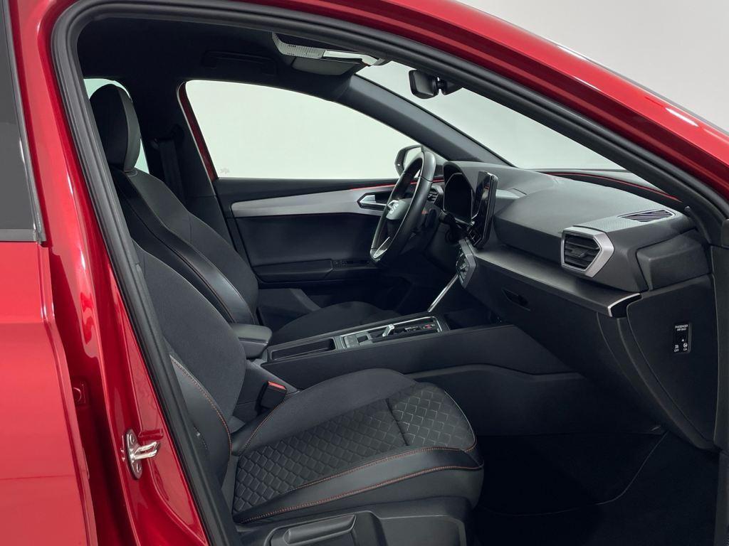 SEAT León 1.5 eTSI en Barcelona