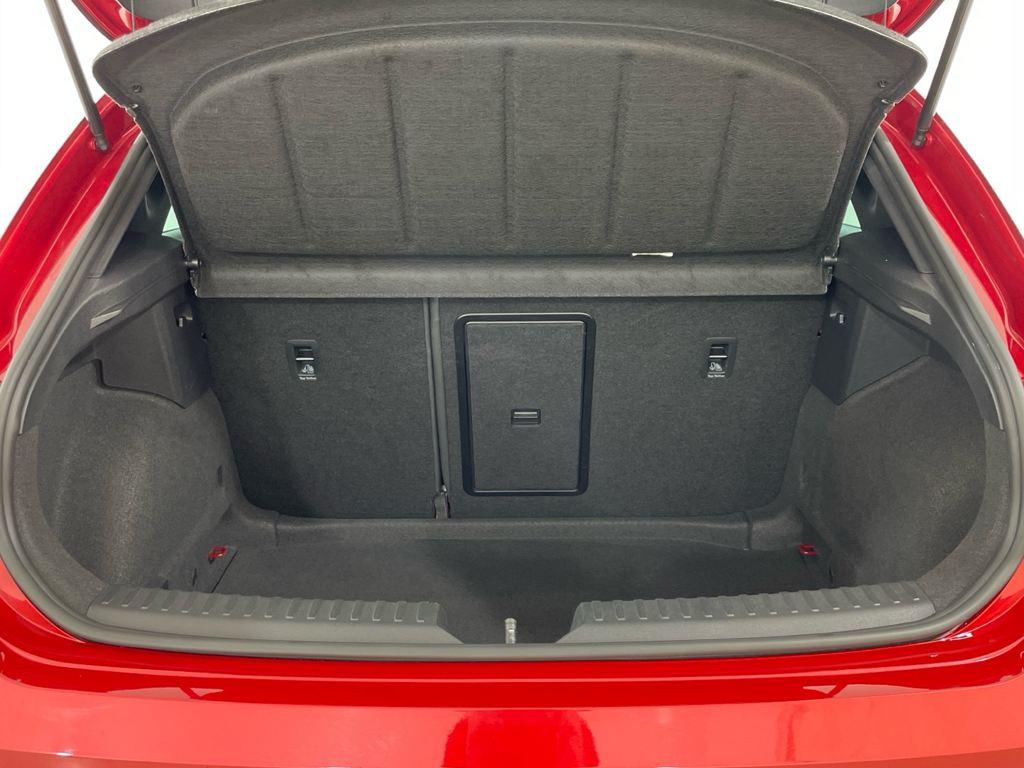 SEAT León 1.5 eTSI en Barcelona