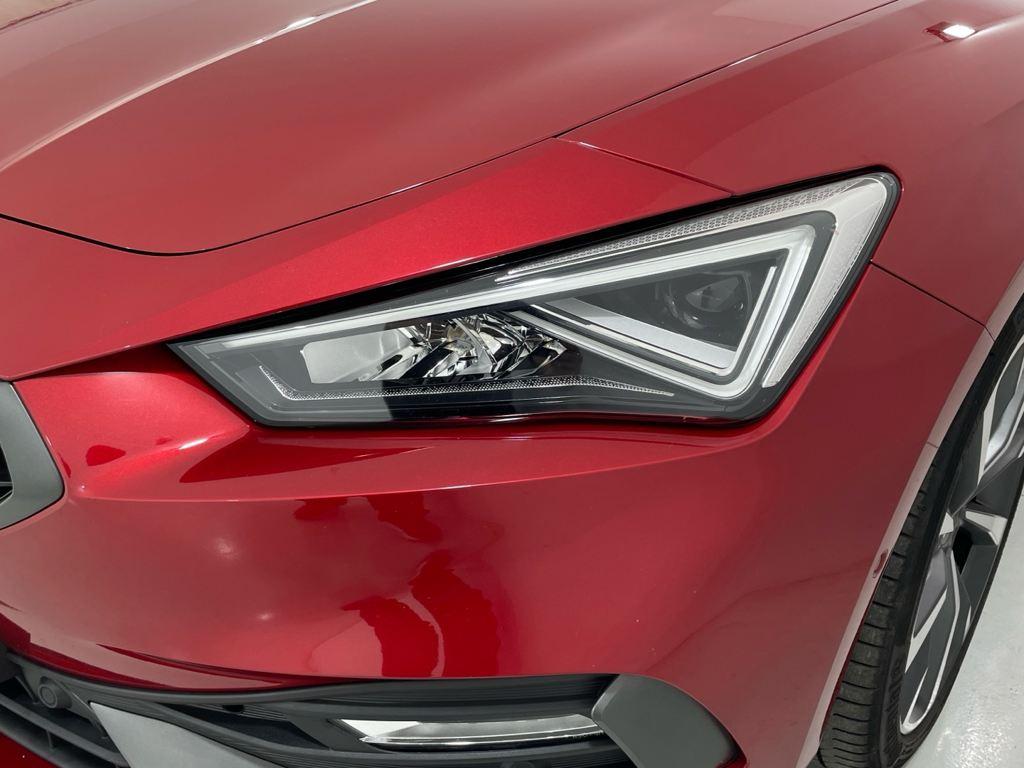 SEAT León 1.5 eTSI en Barcelona