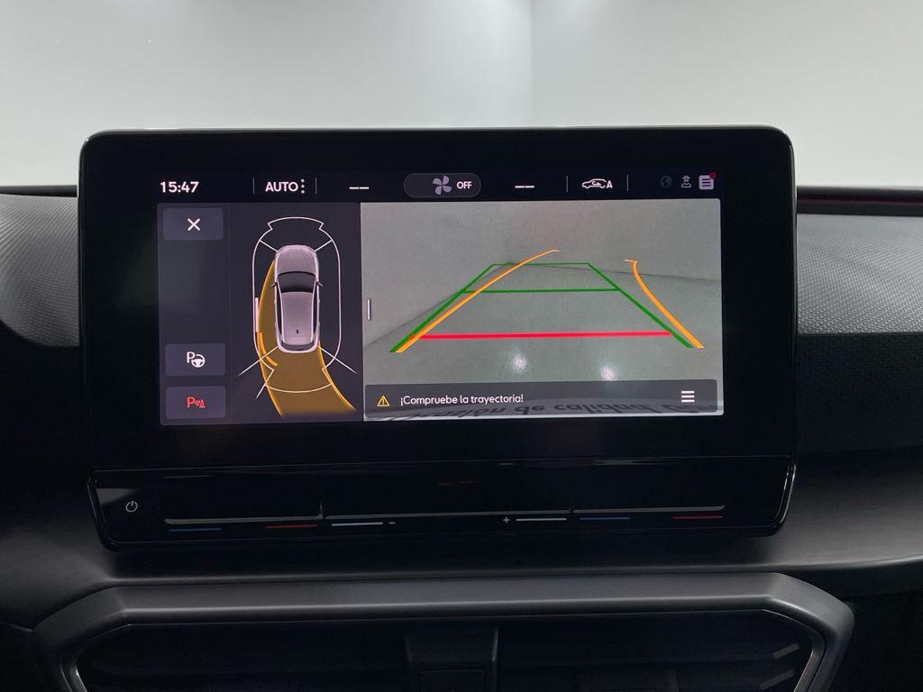 SEAT León 1.5 eTSI en Barcelona