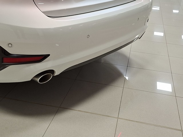 BMW Serie 3 318d color Blanco. Año 2020. 110KW(150CV). Diésel. En concesionario Automoviles Bertolin, S.L. de Valencia