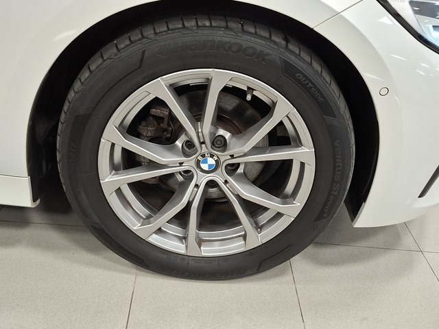 BMW Serie 3 318d color Blanco. Año 2020. 110KW(150CV). Diésel. En concesionario Automoviles Bertolin, S.L. de Valencia