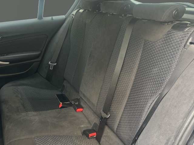 BMW Serie 1 118d color Negro. Año 2018. 110KW(150CV). Diésel. En concesionario Pruna Motor de Barcelona