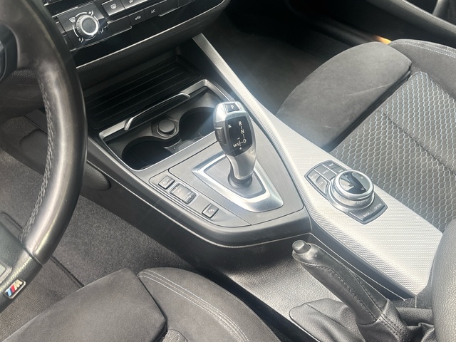 BMW Serie 1 118d color Negro. Año 2018. 110KW(150CV). Diésel. En concesionario Pruna Motor de Barcelona