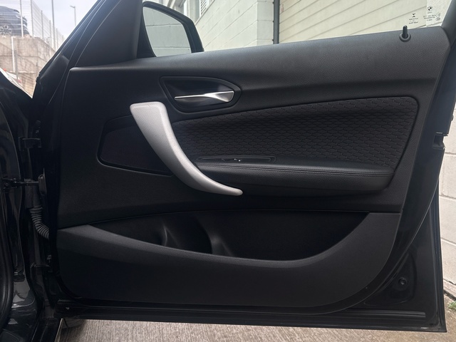 BMW Serie 1 118d color Negro. Año 2018. 110KW(150CV). Diésel. En concesionario Pruna Motor de Barcelona