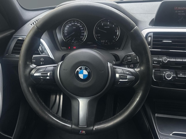 BMW Serie 1 118d color Negro. Año 2018. 110KW(150CV). Diésel. En concesionario Pruna Motor de Barcelona