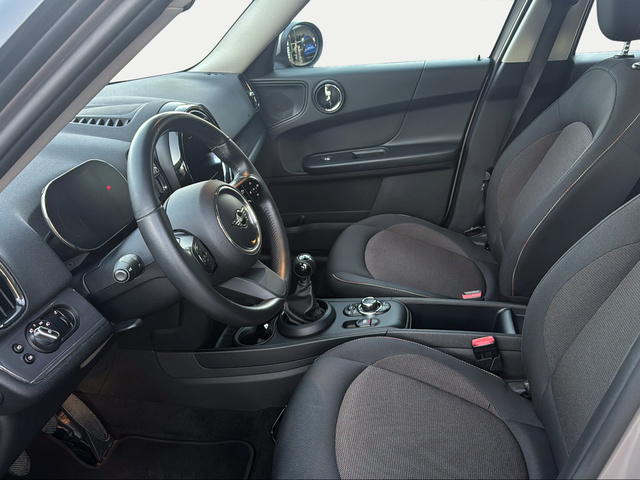 fotoG 12 del MINI MINI Countryman Cooper 100 kW (136 CV) 136cv Gasolina del 2021 en Granada