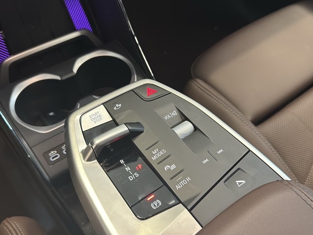 BMW X1 xDrive20d color Azul. Año 2025. 120KW(163CV). Diésel. En concesionario Enekuri Motor de Vizcaya