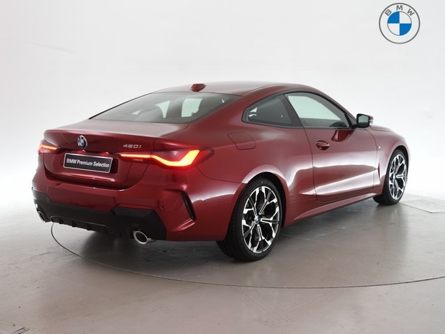 BMW Serie 4 420i Coupe color Rojo. Año 2025. 135KW(184CV). Gasolina. En concesionario BYmyCAR Madrid - Algete de Madrid