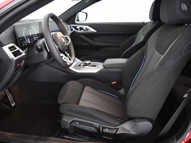 BMW Serie 4 420i Coupe color Rojo. Año 2025. 135KW(184CV). Gasolina. En concesionario BYmyCAR Madrid - Algete de Madrid