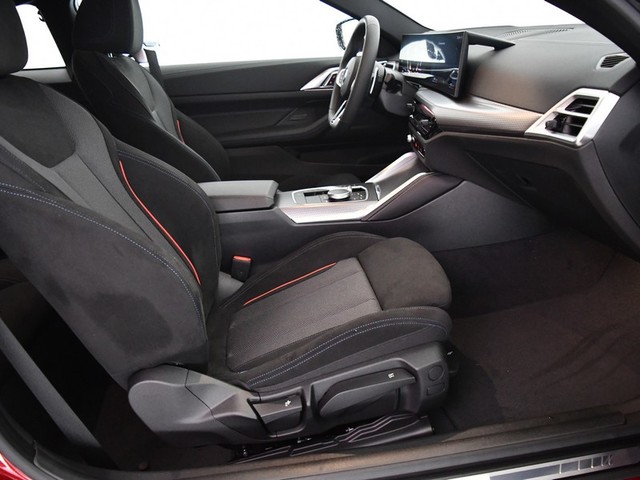 BMW Serie 4 420i Coupe color Rojo. Año 2025. 135KW(184CV). Gasolina. En concesionario BYmyCAR Madrid - Algete de Madrid