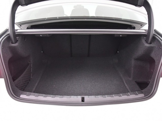 BMW Serie 3 318d color Blanco. Año 2025. 110KW(150CV). Diésel. En concesionario BYmyCAR Madrid - Algete de Madrid