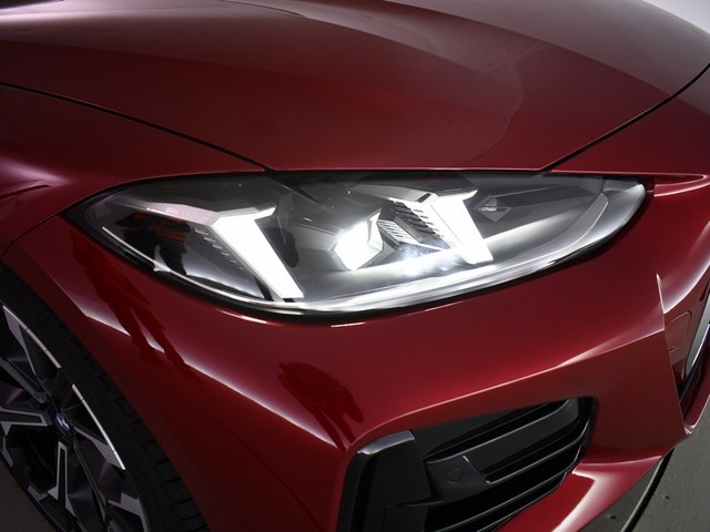 BMW Serie 4 420d Coupe color Rojo. Año 2025. 140KW(190CV). Diésel. En concesionario BYmyCAR Madrid - Algete de Madrid